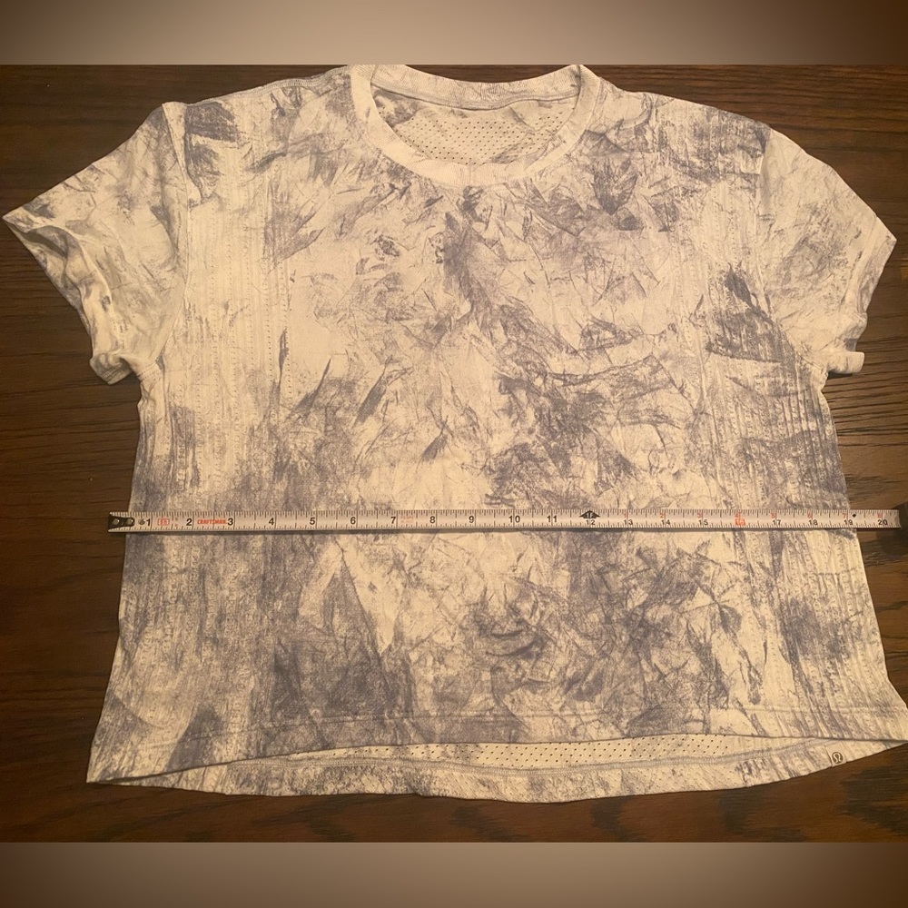 Lululemon Train to Be Short Sleeve *Shobori Size Medium